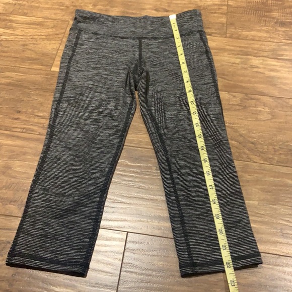 Old Navy workout capris - Picture 8 of 8